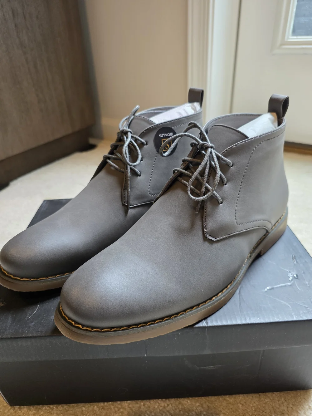 Toecap Men's Gray Chukka Boots - Size 9